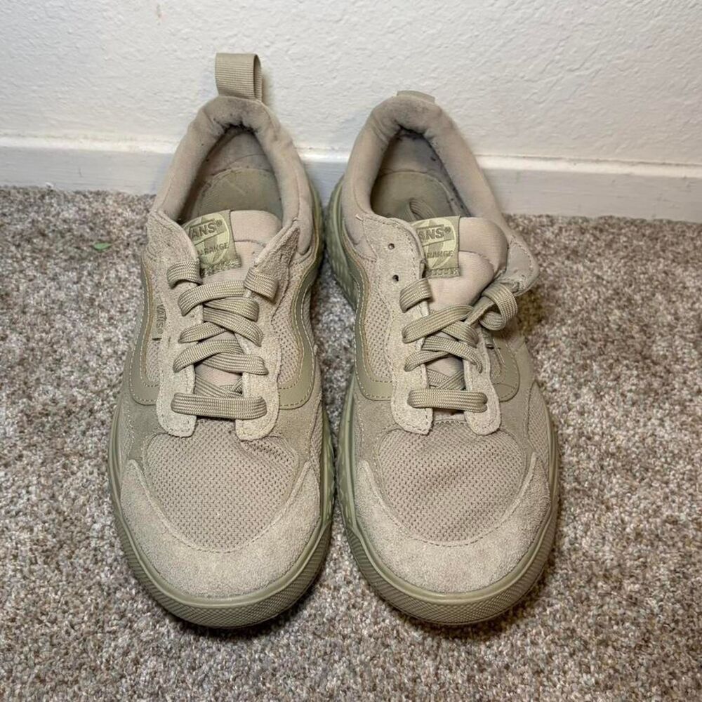 Vans UltraRange NEO VR3 Sneakers in Cream